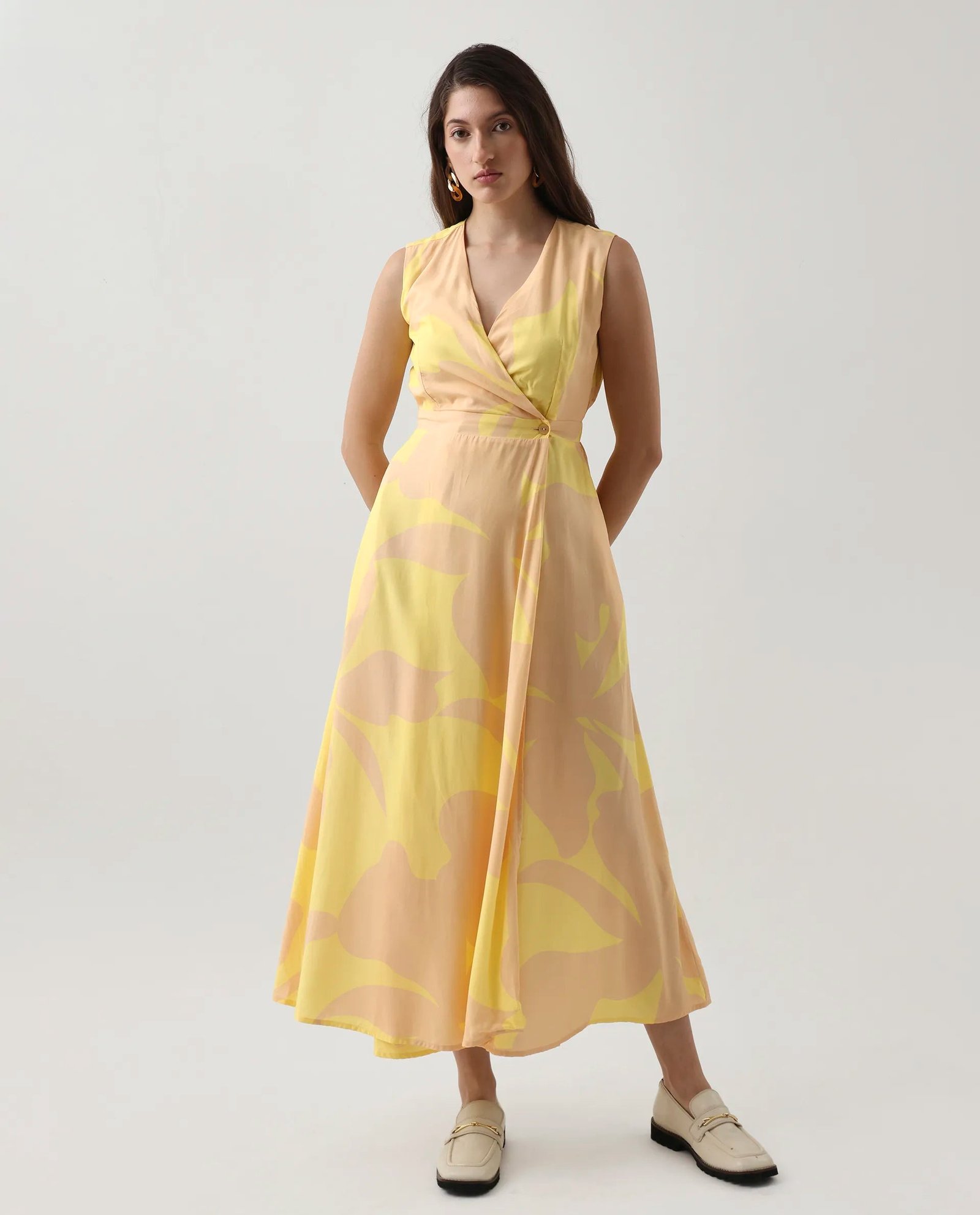 Rareism Women's Elbee Brown Viscose Wrap Neck A-Line Printed Midi Dress - Image 4