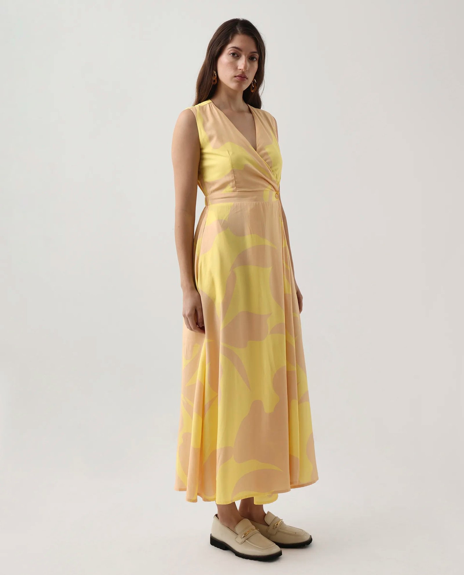 Rareism Women's Elbee Brown Viscose Wrap Neck A-Line Printed Midi Dress - Image 6